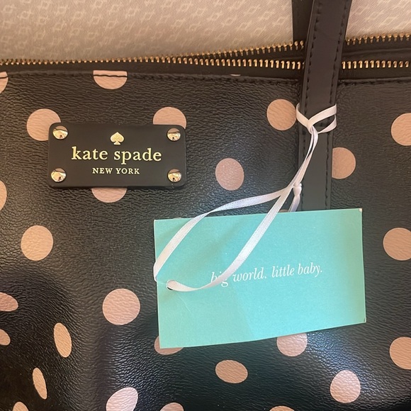 Kate Spade Classic!!!  Totally Brand New Diaper Bag with Changing Pad! - Picture 3 of 12